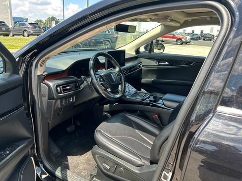 Used 2022 Lincoln Nautilus Reserve w/ Monochromatic Package AWD/4WD image 4