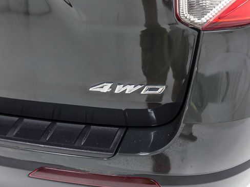 Used 2022 Ford Explorer XLT AWD/4WD image 7