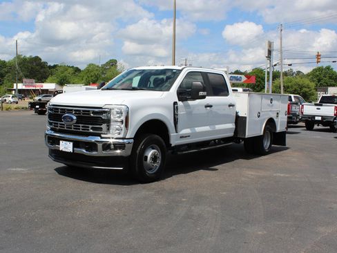 Used 2024 Ford F350 XL w/ XL Chrome Package image 10