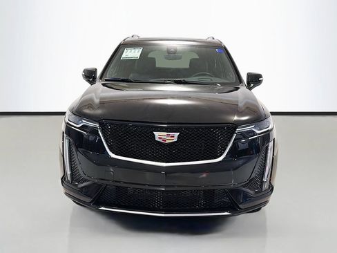 Used 2025 Cadillac XT6 Sport w/ Technology Package AWD/4WD image 2