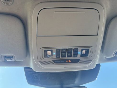 Used 2021 Ford Explorer XLT w/ Equipment Group 202A AWD/4WD image 37