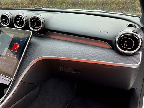 Used 2025 Mercedes-Benz C 300 4MATIC Sedan image 16