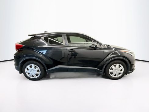 Used 2021 Toyota C-HR LE FWD image 10