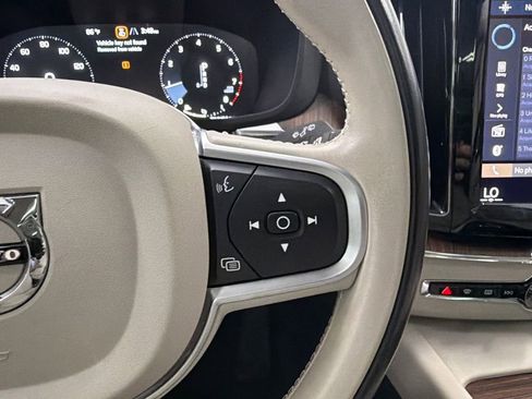 Used 2021 Volvo XC60 T5 Momentum w/ Protection Package Premier image 29