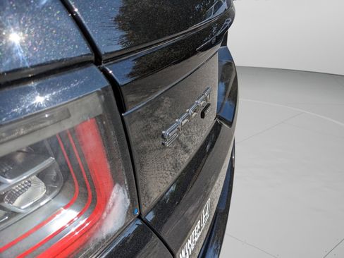 Used 2022 Land Rover Range Rover Sport HSE Silver Edition image 38