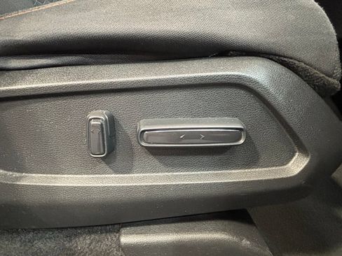 Certified 2025 Honda Pilot Sport image 31