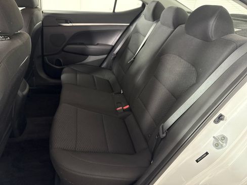 Used 2019 Hyundai Elantra SE w/ Cargo Package FWD image 13