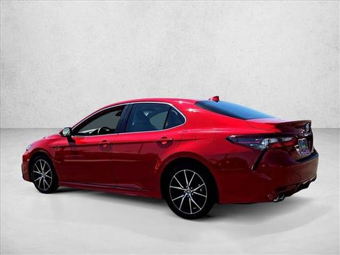 Used 2024 Toyota Camry SE FWD image 6