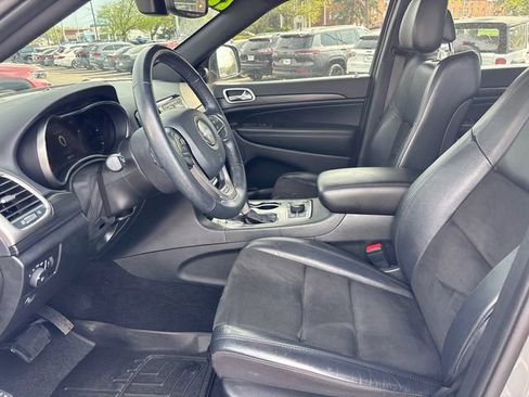 Used 2022 Jeep Grand Cherokee Laredo X AWD/4WD image 6