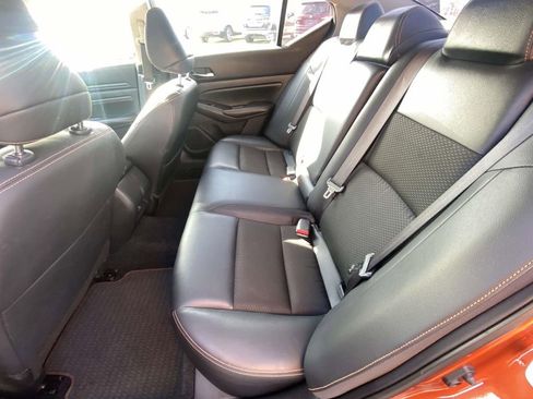 Used 2020 Nissan Altima 2.5 SR w/ Premium Package image 9