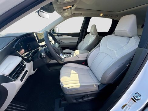 Certified 2026 INFINITI QX60 Luxe w/ Cargo Package FWD image 23