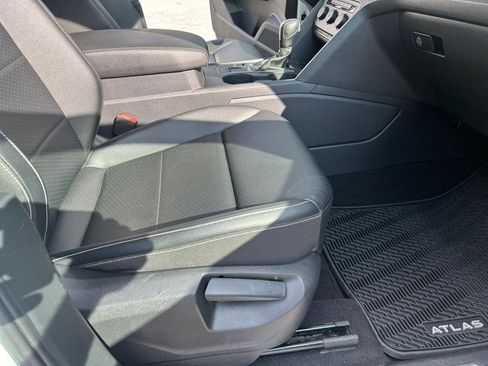 Used 2021 Volkswagen Atlas SE FWD image 28