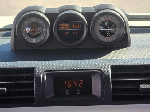 Used 2013 Toyota FJ Cruiser 4WD image 16