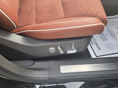 Certified 2024 Lincoln Nautilus Black Label image 32