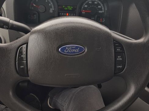 Used 2011 Ford E-350 and Econoline 350 Super Duty w/ Payload Pkg image 17