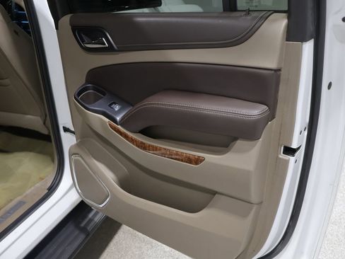 Used 2018 Chevrolet Suburban Premier AWD/4WD image 26