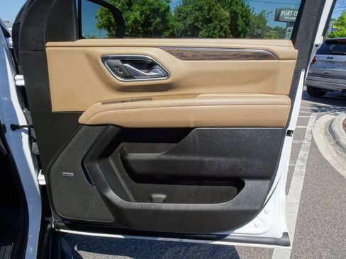 Used 2023 Chevrolet Tahoe Premier AWD/4WD image 19