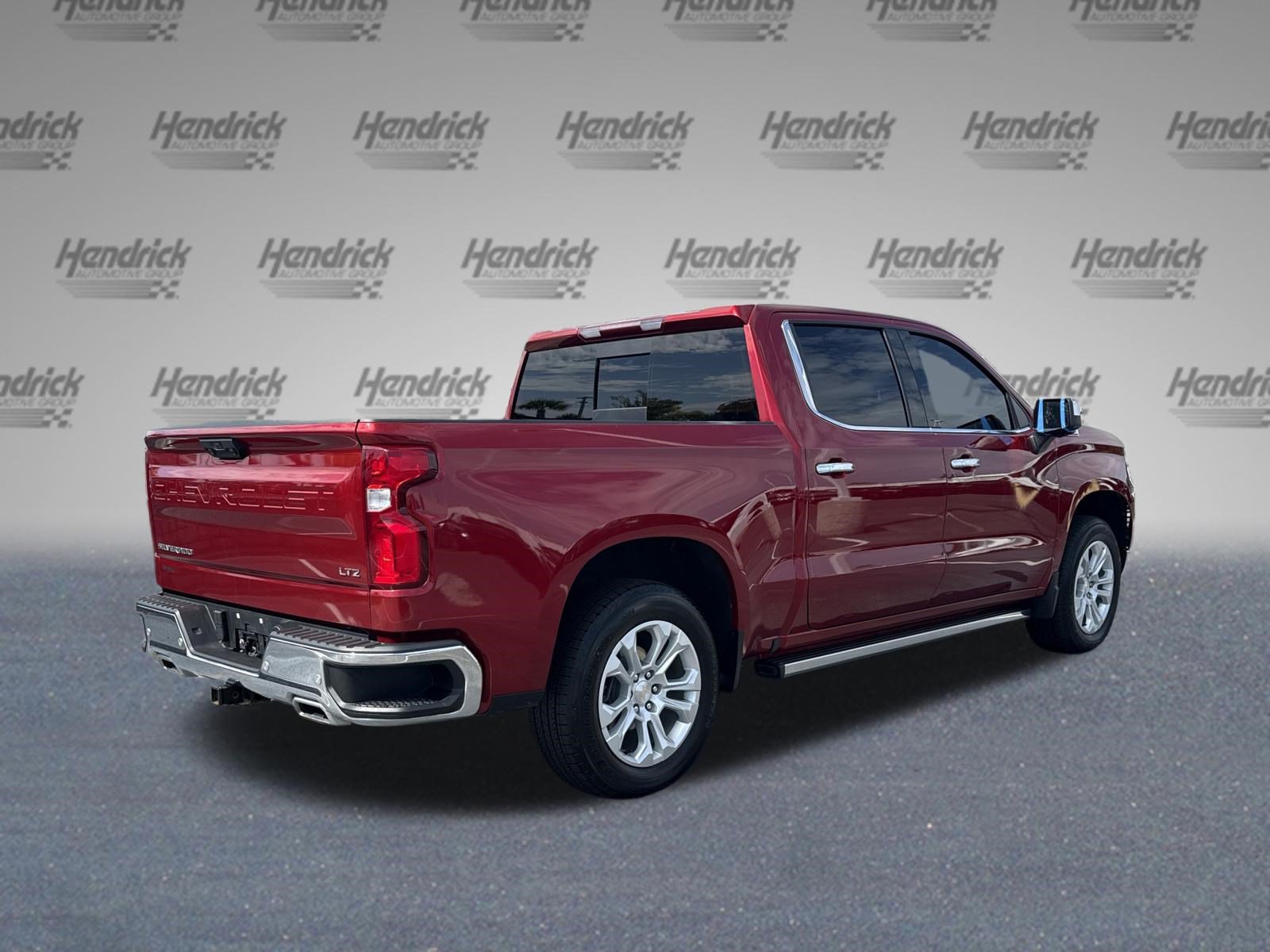 Used 2022 Chevrolet Silverado 1500 LTZ w/ LTZ Premium Package AWD/4WD image 10