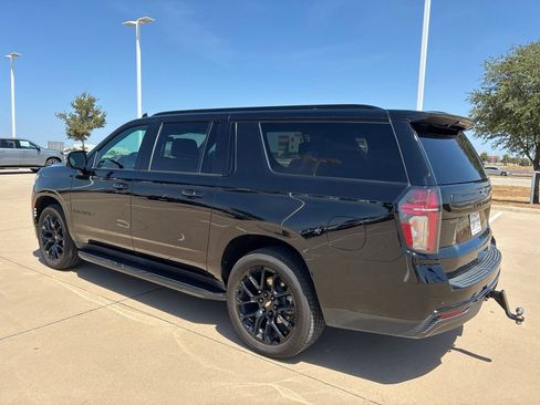Used 2023 Chevrolet Suburban RST w/ Luxury Package AWD/4WD image 3