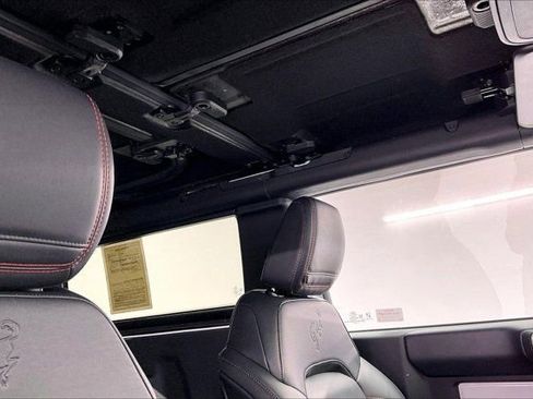 Used 2025 Ford Bronco Stroppe Edition image 25