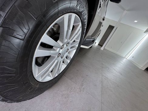 Used 2016 Land Rover LR4 HSE LUX AWD/4WD image 10