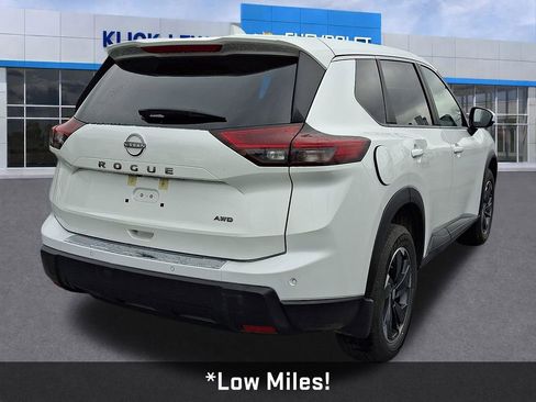 Used 2025 Nissan Rogue SV image 8