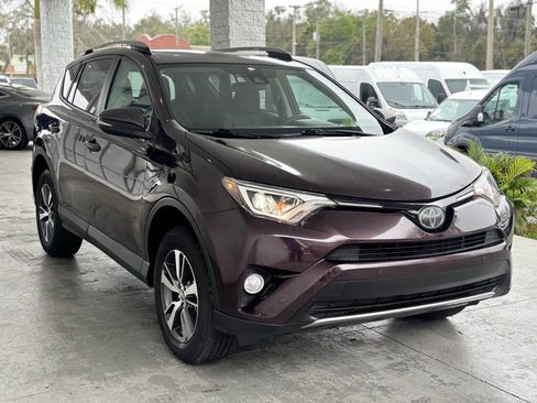 Used 2018 Toyota RAV4 XLE image 10
