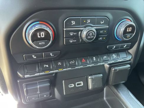Used 2021 Chevrolet Silverado 1500 LT Trail Boss w/ Convenience Package II AWD/4WD image 18