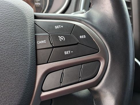 Used 2020 Jeep Cherokee Latitude Plus w/ Cold Weather Group image 17