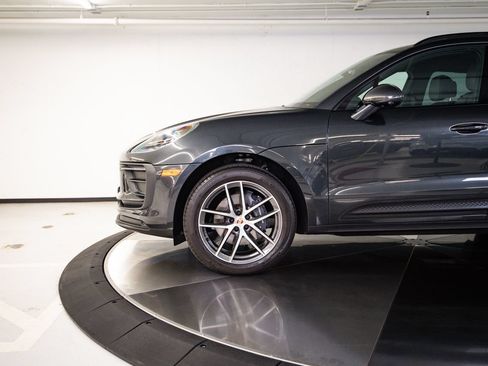 Certified 2024 Porsche Macan AWD/4WD image 11