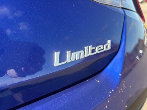 New 2025 Hyundai Elantra Limited image 9