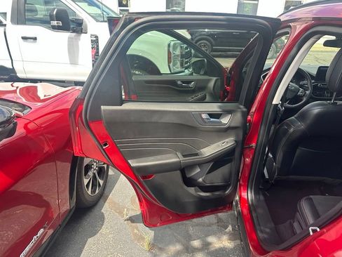 Used 2022 Ford Escape SEL w/ SEL Stealth AWD Package image 16