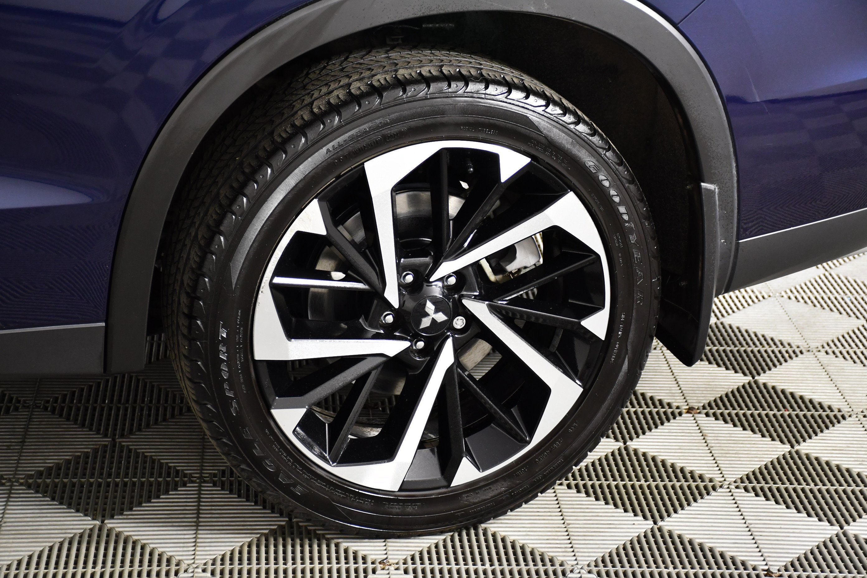 Used 2023 Mitsubishi Outlander SE AWD/4WD image 49