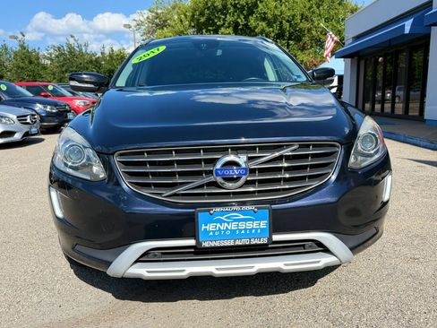Used 2017 Volvo XC60 T6 Dynamic w/ Preferred Option Package AWD/4WD image 3