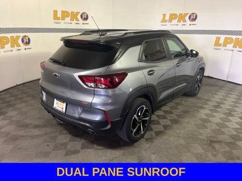 Used 2021 Chevrolet TrailBlazer RS w/ Sun and Liftgate Package FWD image 3