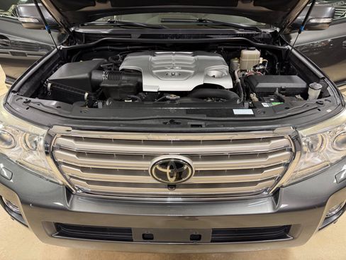 Used 2013 Toyota Land Cruiser AWD/4WD image 29