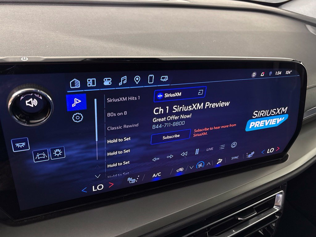 Used 2025 Chevrolet Traverse LT FWD image 25