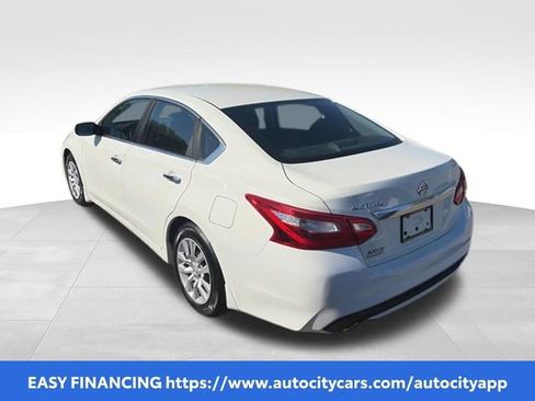 Used 2017 Nissan Altima 2.5 S w/ Power Driver Seat Package FWD image 5