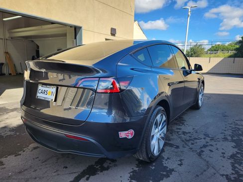 Used 2024 Tesla Model Y Long Range image 32