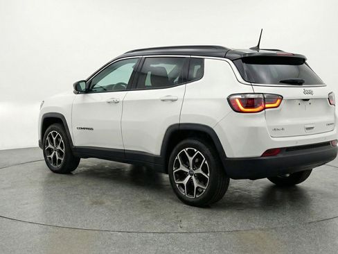 Used 2025 Jeep Compass Limited image 6