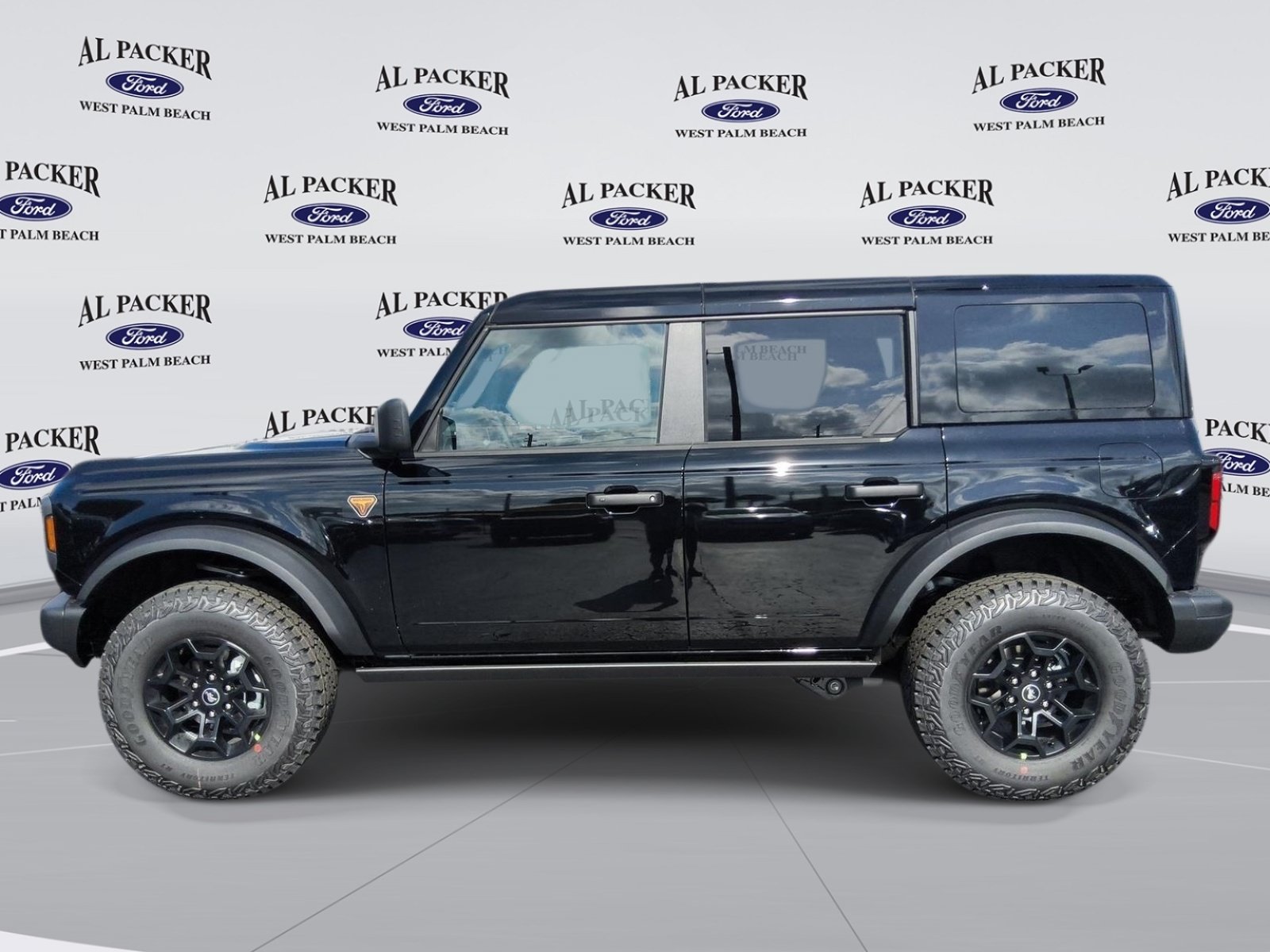 New 2026 Ford Bronco Badlands AWD/4WD image 2