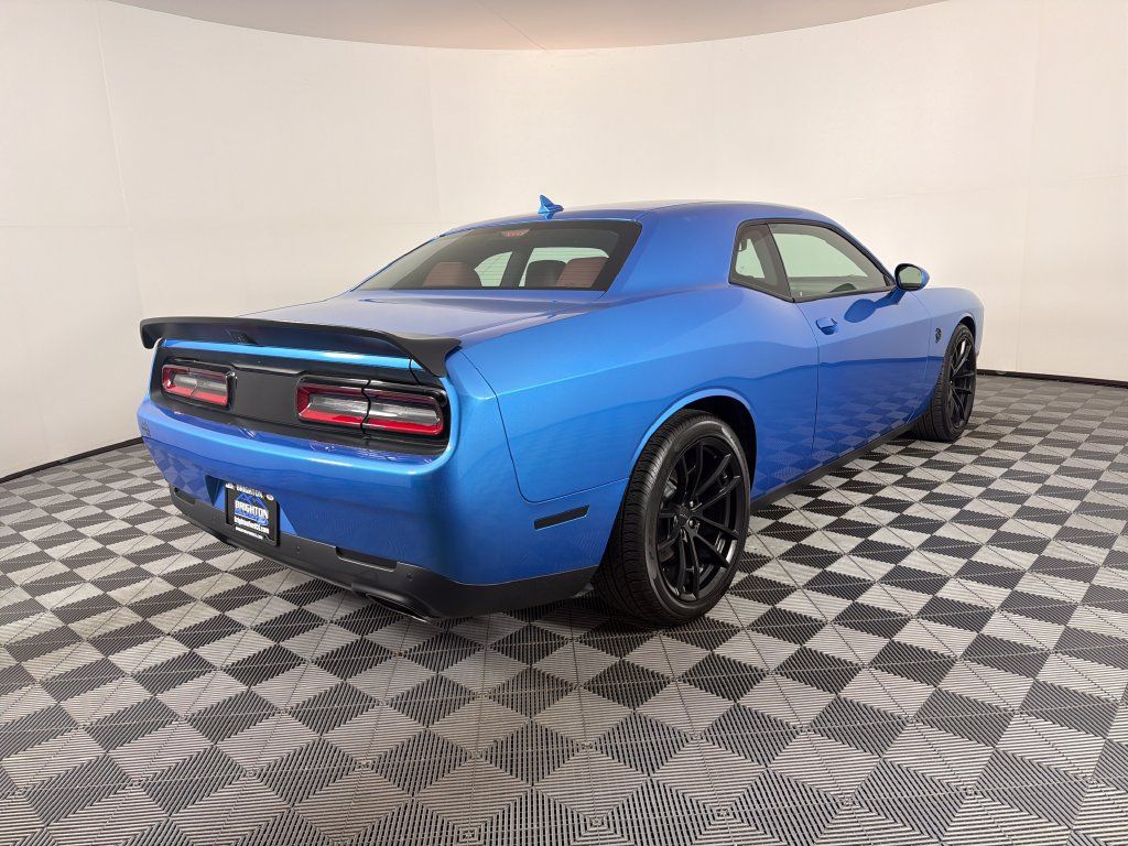 Used 2023 Dodge Challenger SRT Hellcat w/ Driver Convenience Group RWD image 3