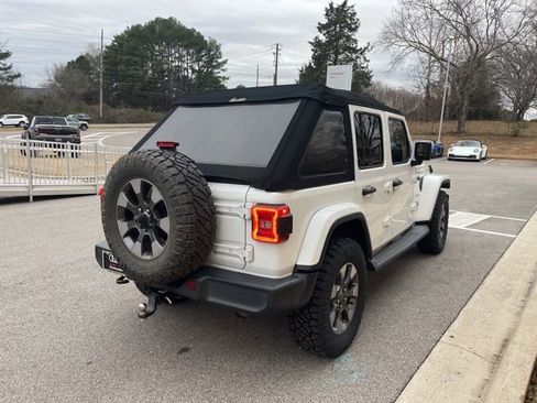 Used 2018 Jeep Wrangler Unlimited Sahara image 5