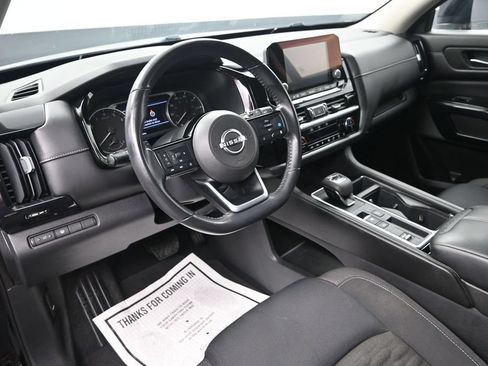 Used 2022 Nissan Pathfinder SV w/ SV Black Package FWD image 12