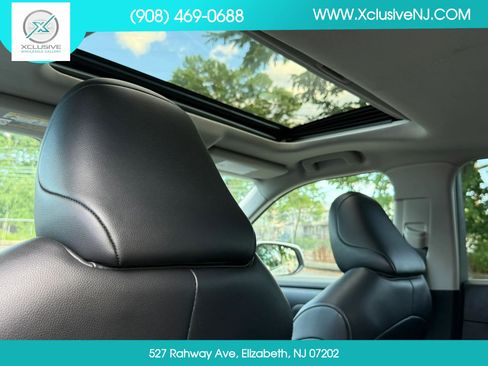 Used 2022 Toyota Highlander XLE AWD/4WD image 31