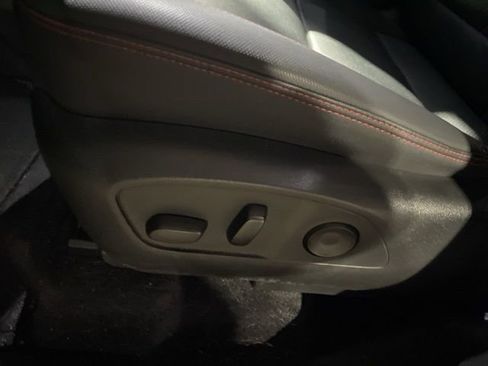 Used 2024 Chevrolet Traverse RS image 8