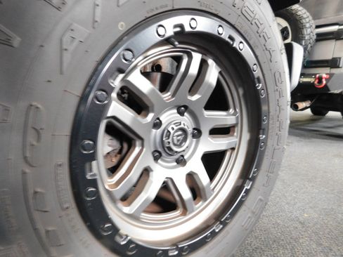 Used 2012 Jeep Wrangler Unlimited Sport image 15