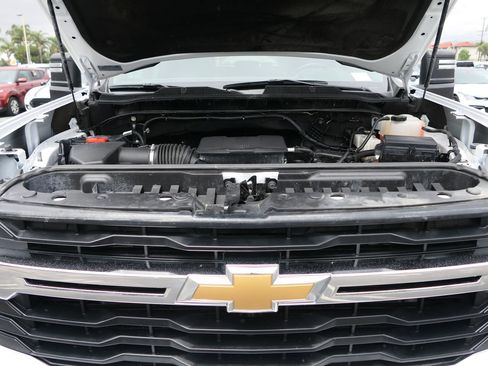 Used 2025 Chevrolet Silverado 2500 LT w/ Convenience Package AWD/4WD image 29