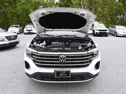 Used 2024 Volkswagen Atlas SE image 34