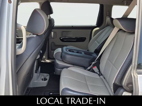 Used 2017 Kia Sedona EX FWD image 6